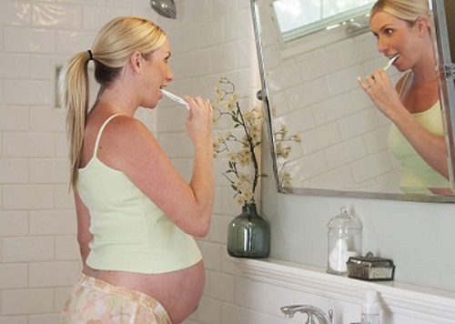 Chăm sóc răng miệng từ khi mang thai
