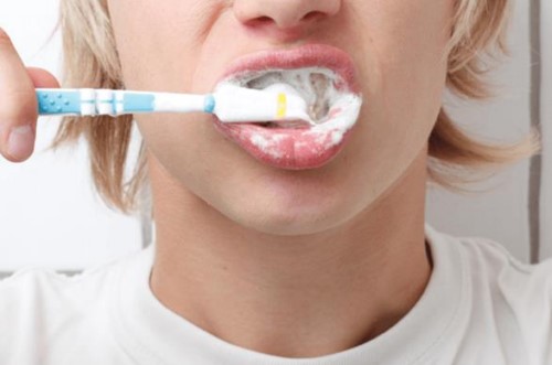 Vì sao đánh răng thường xuyên vẫn bị sâu răng 1