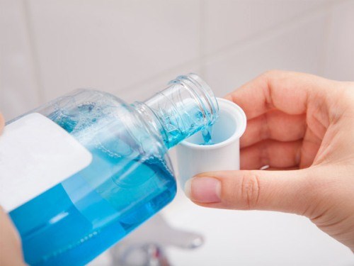 nước vệ sinh răng miệng cho bé 1