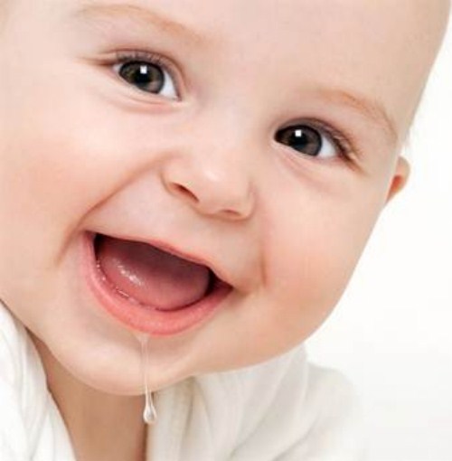 trẻ em mọc răng trên hay răng dưới trước 2